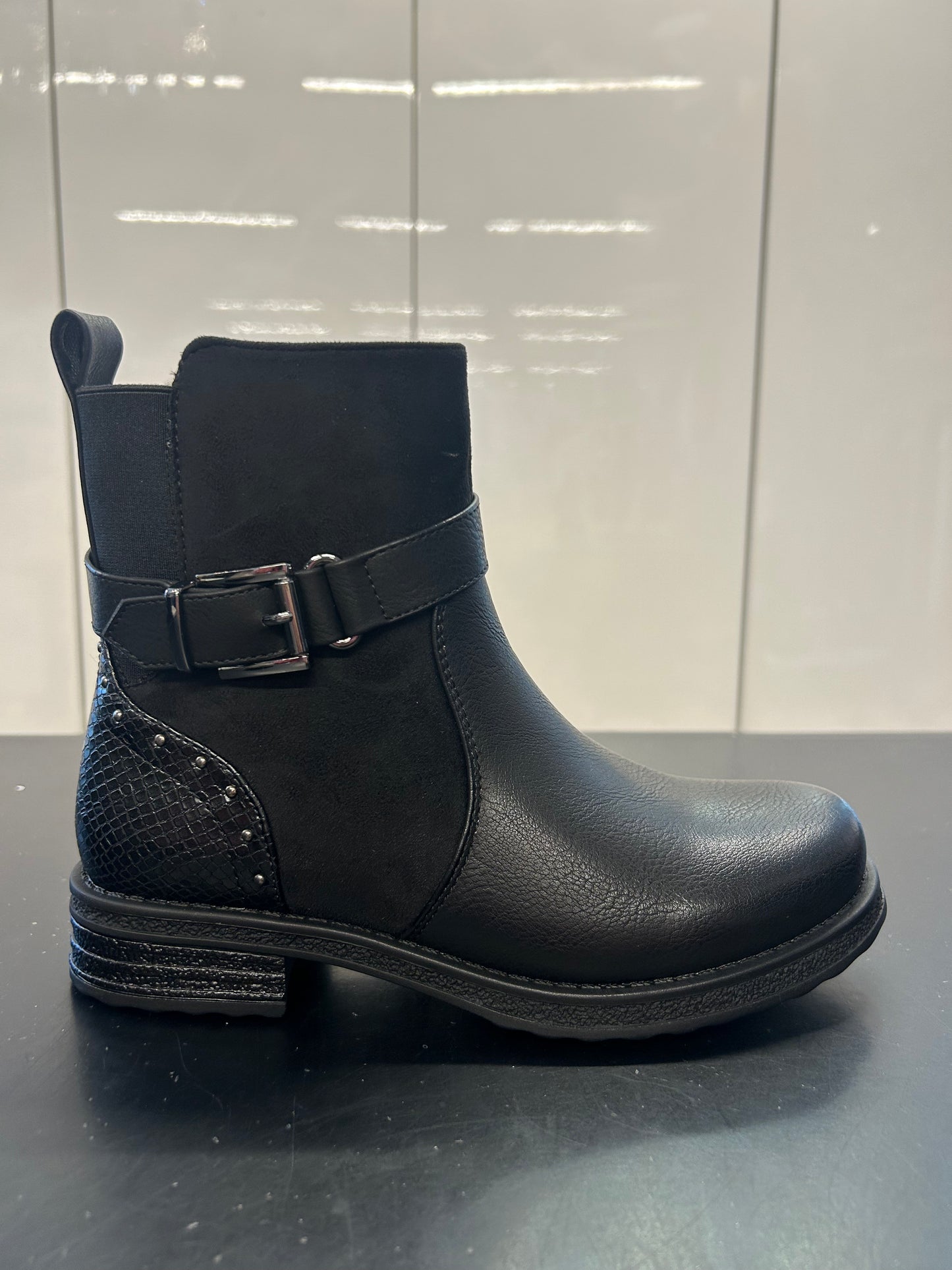 Svartir pleðurskór