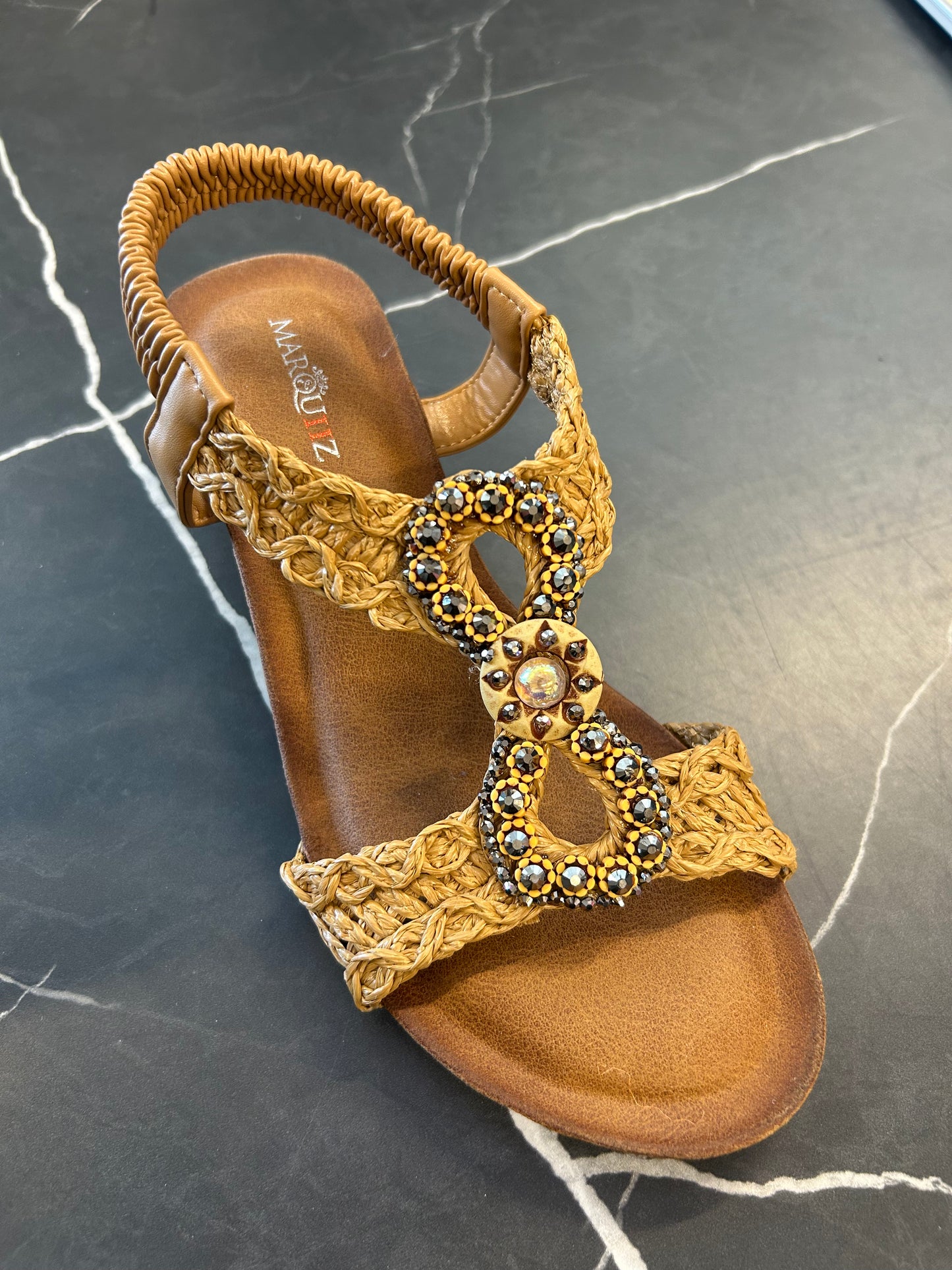 Brúnir sandalar