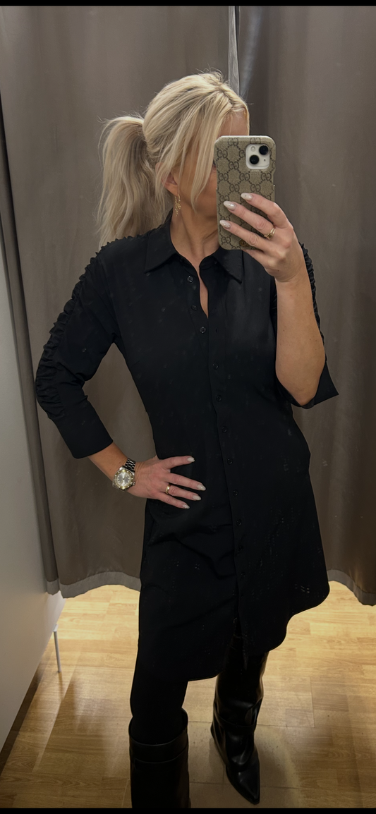Angelle Milan kjólar tveir litir