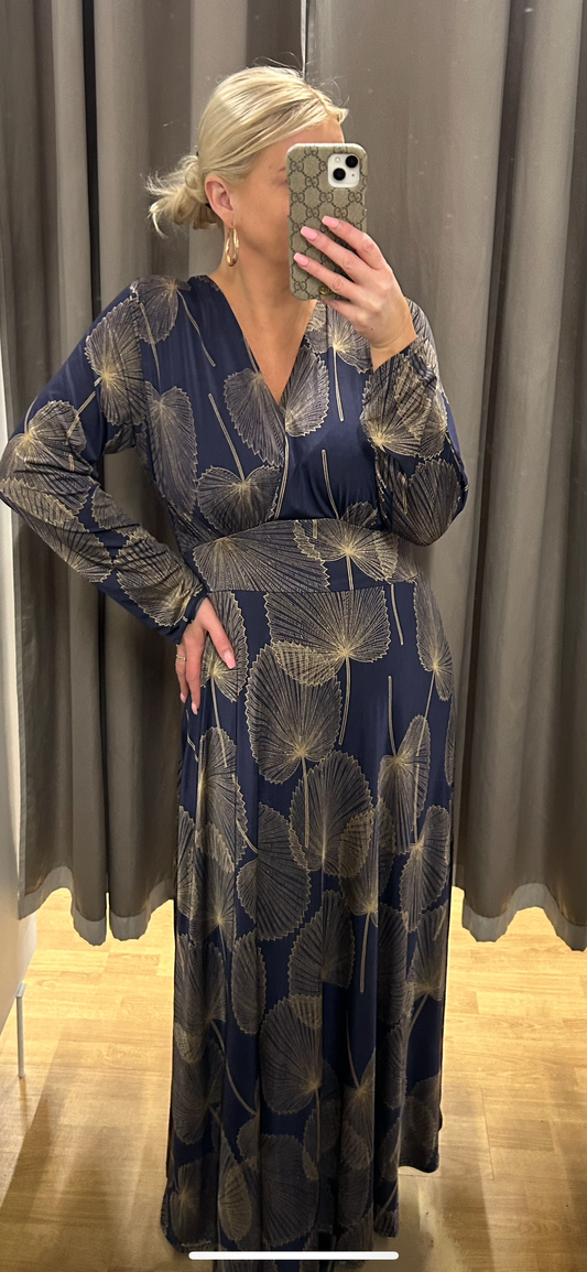 Kjólinn okkar