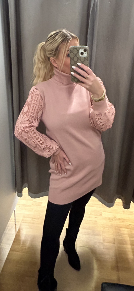 Síðar peysur með rúllukraga. Tveir litir.