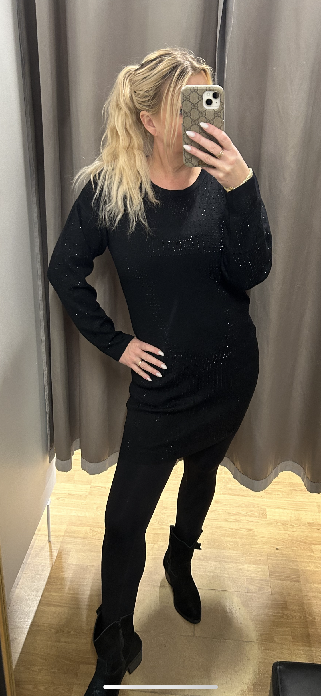 Síðar peysur með steinum. Tveir litir.