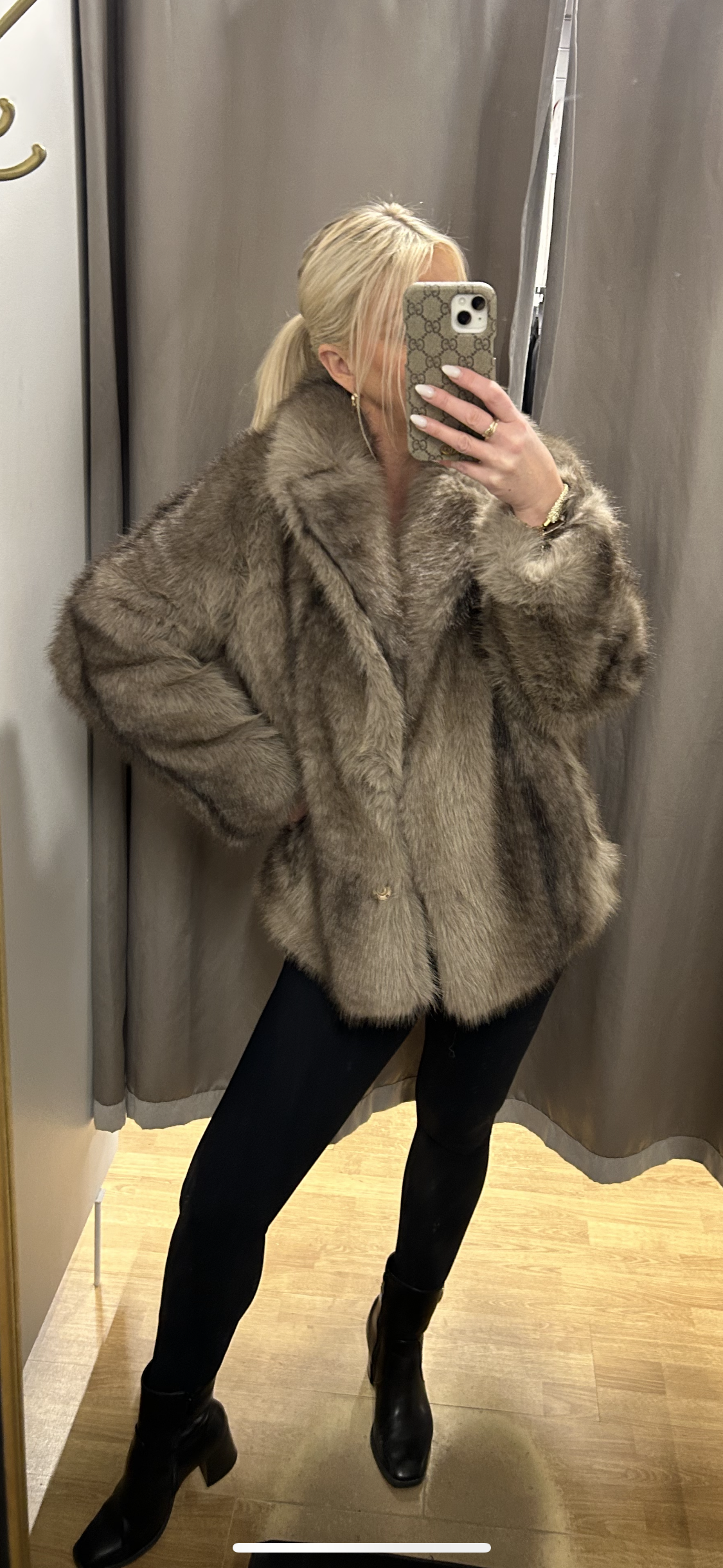 You and me Pels brúnn og svartur