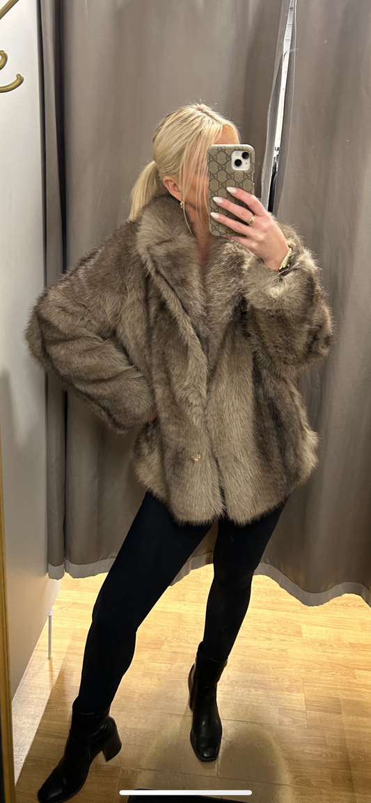 You and me Pels brúnn og svartur