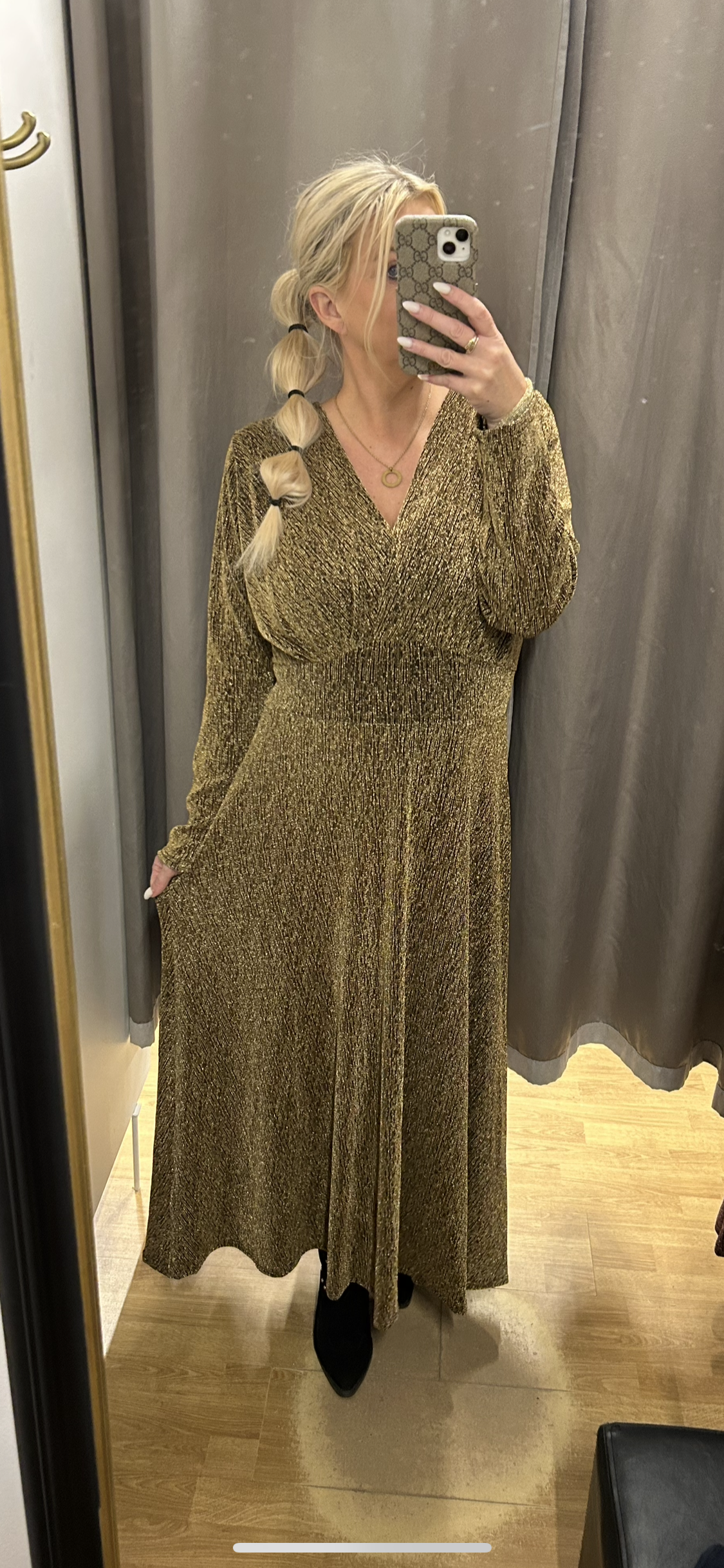 Kjólinn okkar gull glimmer