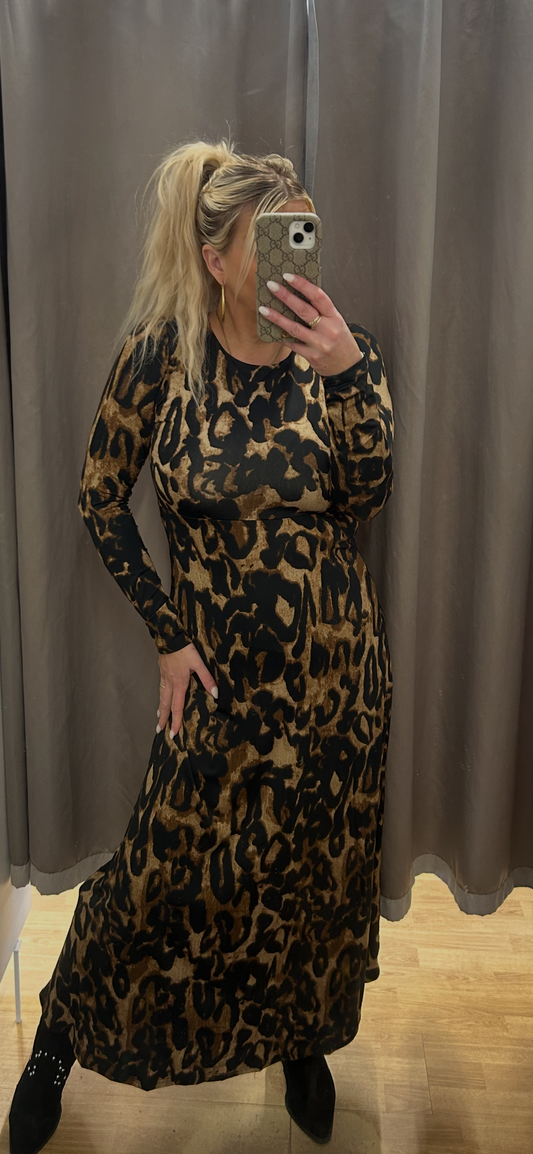 By Swan kjóll opin í baki