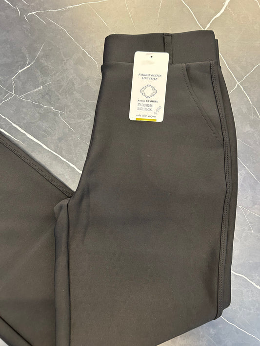 Buxur í stærri stærðum
