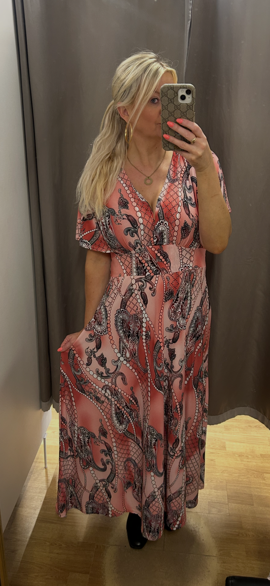 Kjólinn okkar
