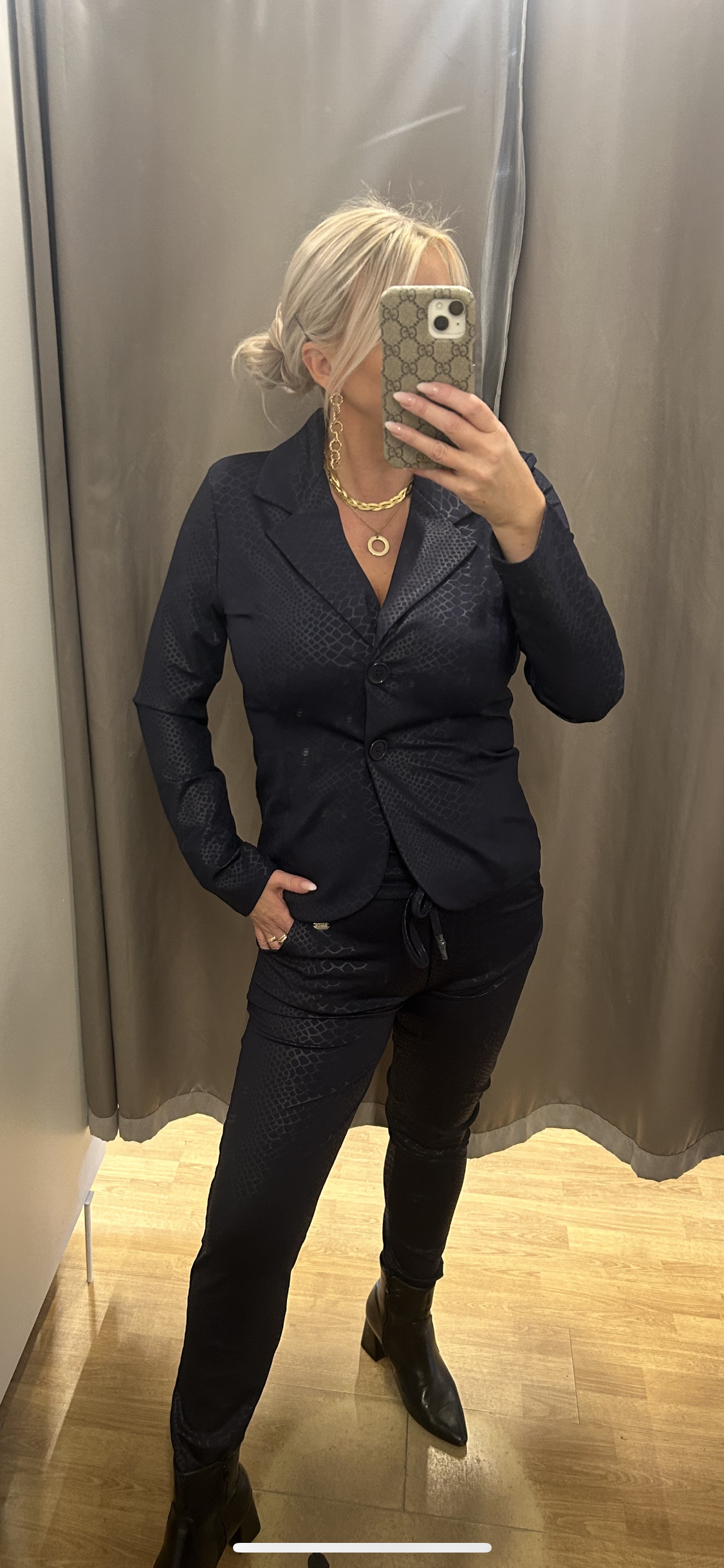 Angelle Milan dragt/ jakkinn navy blá