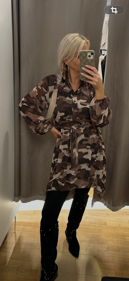 Army kjóll